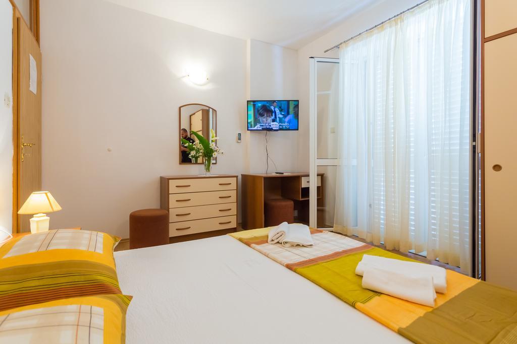 Apartments Slavica Pomena Εξωτερικό φωτογραφία