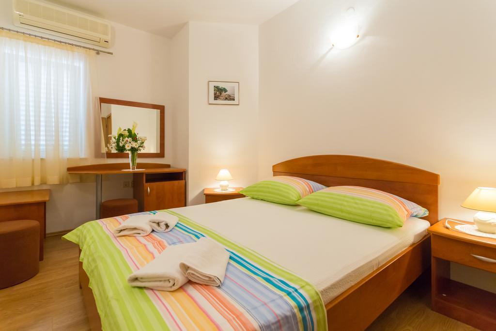 Apartments Slavica Pomena Εξωτερικό φωτογραφία