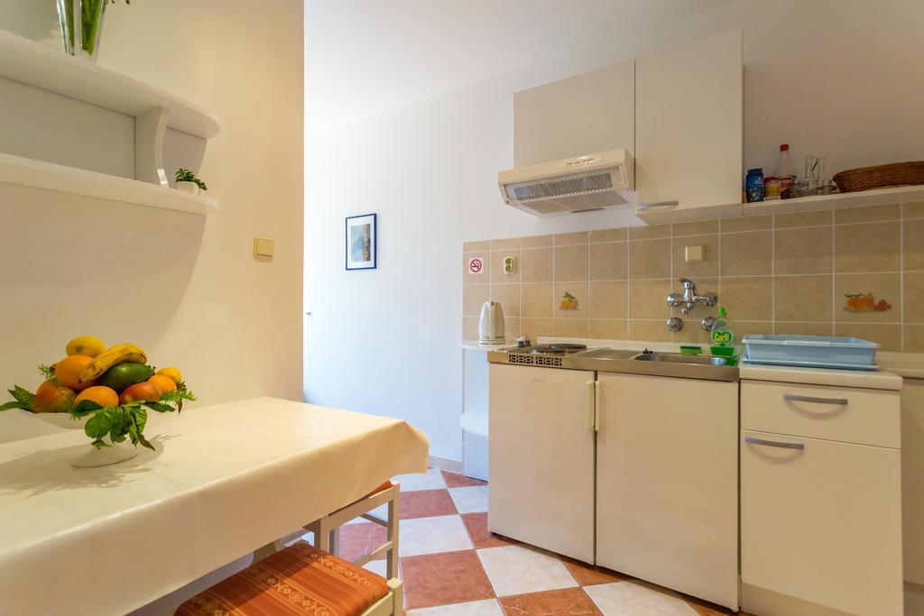 Apartments Slavica Pomena Εξωτερικό φωτογραφία
